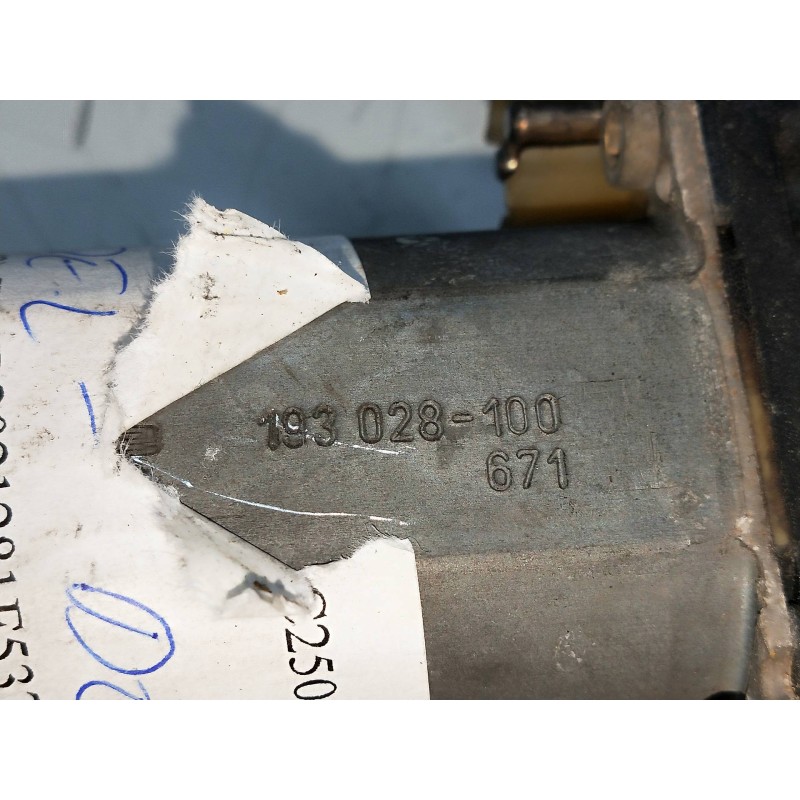 Recambio de elevalunas delantero derecho para mercedes clase c (w202) berlina 2.5 20v turbodiesel cat referencia OEM IAM 1930281