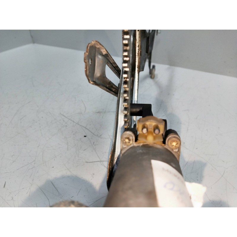 Recambio de elevalunas delantero derecho para mercedes clase c (w202) berlina 2.5 20v turbodiesel cat referencia OEM IAM 1930281