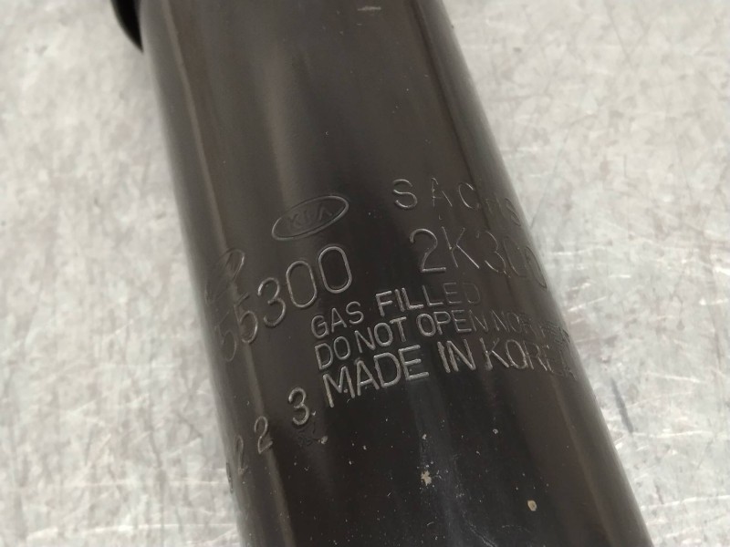 Recambio de amortiguador trasero derecho para kia soul diva referencia OEM IAM 553002K300  