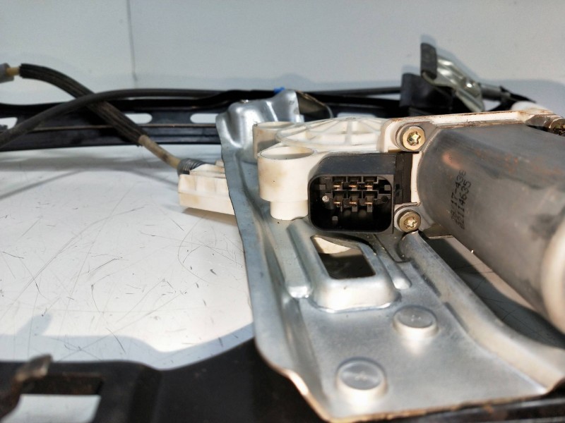 Recambio de elevalunas delantero derecho para mercedes clase c (w203) berlina 1.8 cat referencia OEM IAM A2118201742 990595101 5