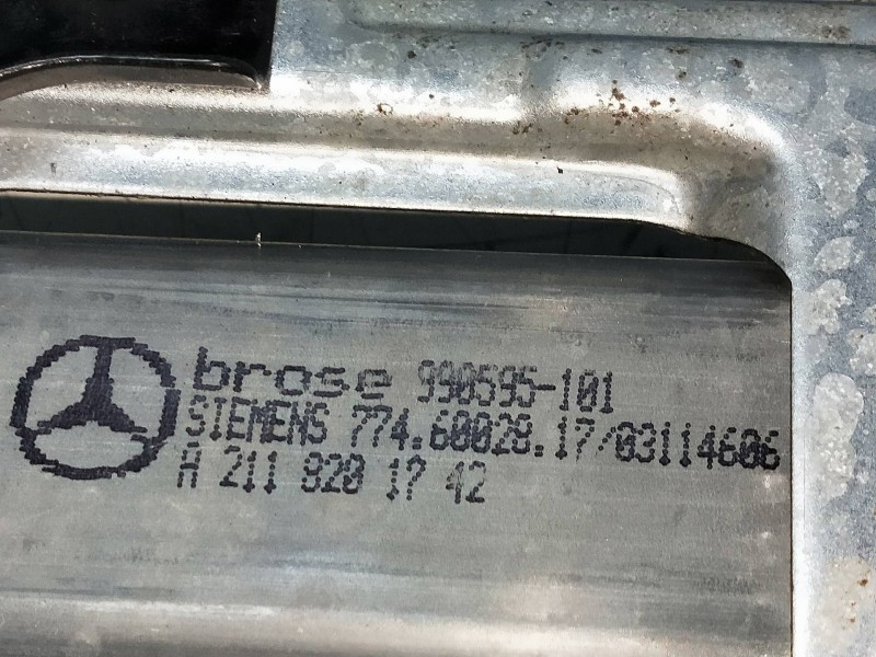 Recambio de elevalunas delantero derecho para mercedes clase c (w203) berlina 1.8 cat referencia OEM IAM A2118201742 990595101 5