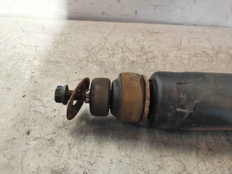 Recambio de amortiguador trasero derecho para ssangyong kyron 200 xdi limited referencia OEM IAM 4531009502  