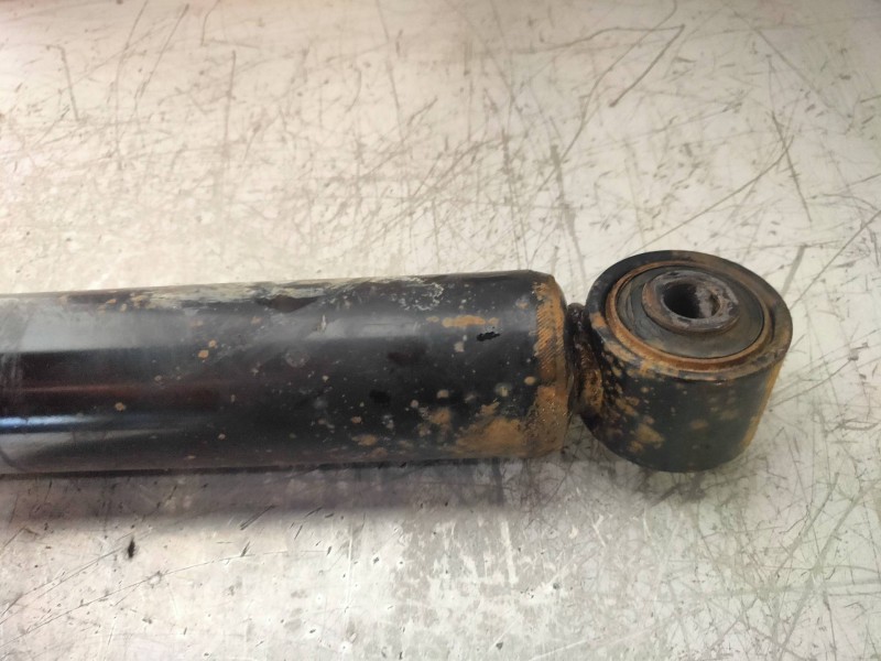 Recambio de amortiguador trasero derecho para ssangyong kyron 200 xdi limited referencia OEM IAM 4531009502  