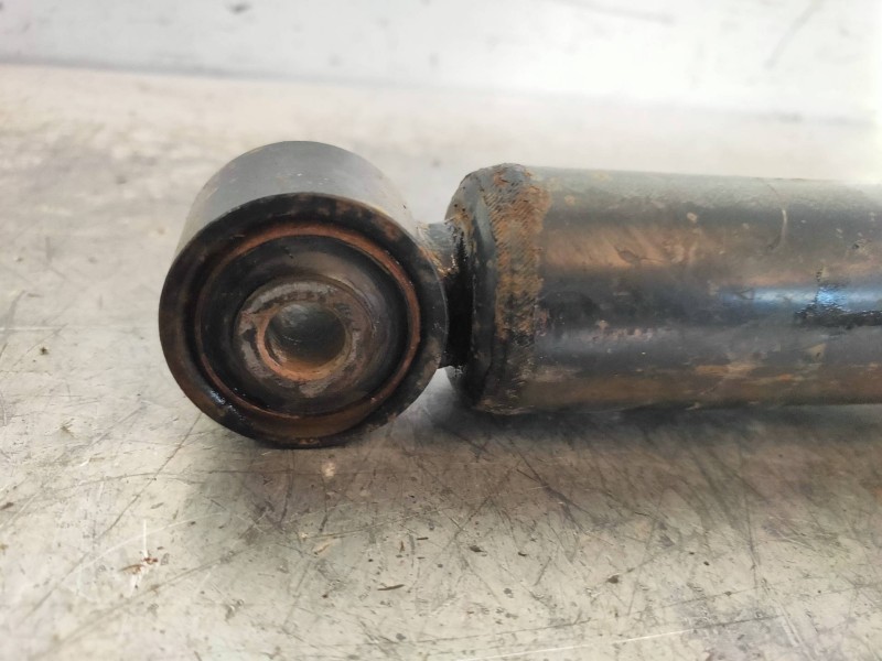 Recambio de amortiguador trasero izquierdo para ssangyong kyron 200 xdi limited referencia OEM IAM 4531009502  