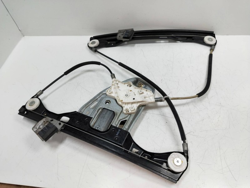 Recambio de elevalunas delantero derecho para mercedes clase c (w203) sportcoupe 2.2 cdi cat referencia OEM IAM A2118201742 9905
