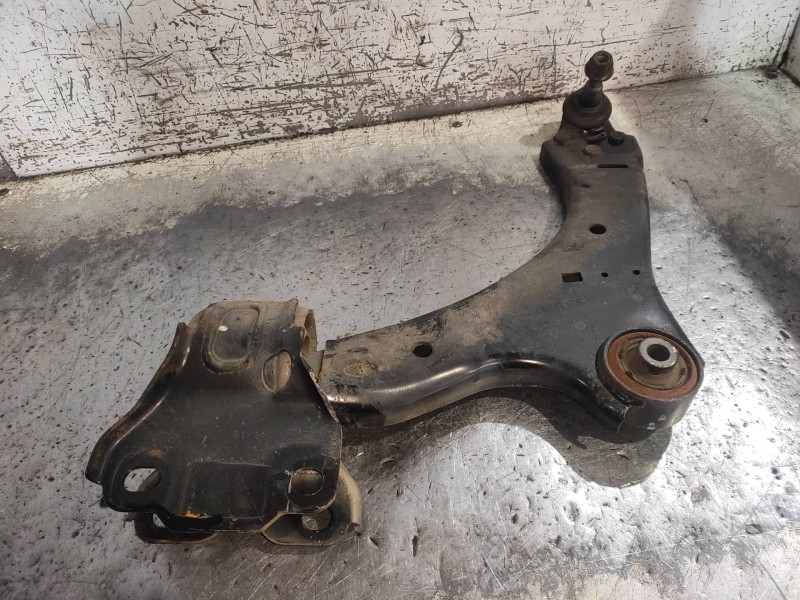 Recambio de brazo suspension inferior delantero izquierdo para land rover freelander (lr2) td4 e referencia OEM IAM   