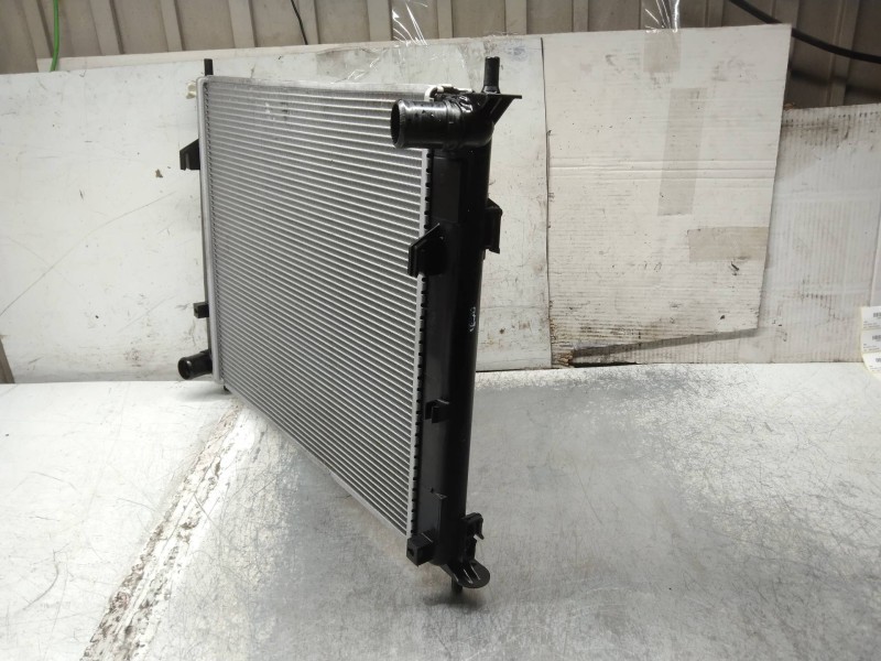 Recambio de radiador agua para kia soul diva referencia OEM IAM 253102K200  