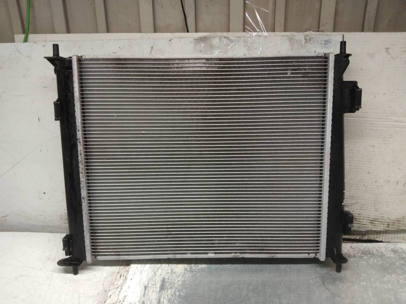 Recambio de radiador agua para kia soul diva referencia OEM IAM 253102K200  