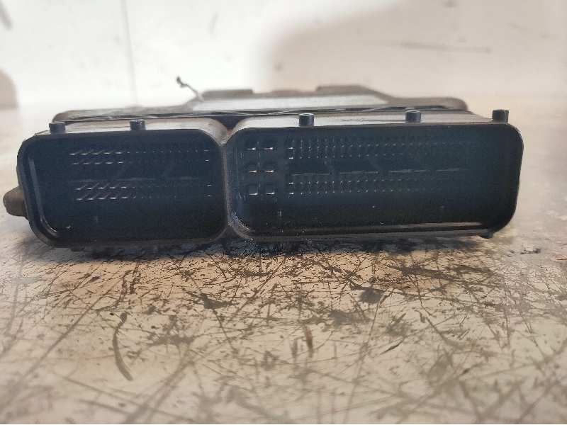 Recambio de centralita motor uce para skoda octavia berlina (1z3) active referencia OEM IAM 0281013238 03G906021LB 