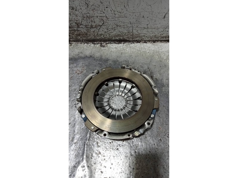 Recambio de kit embrague para renault clio iv 0.9 referencia OEM IAM   