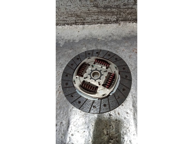 Recambio de kit embrague para renault clio iv 0.9 referencia OEM IAM   