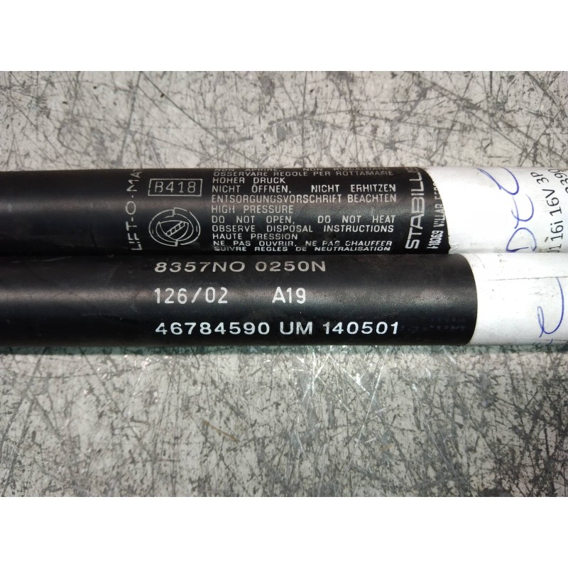 Recambio de amortiguadores capo para fiat stilo (192) 1.6 16v active referencia OEM IAM 46784590  250N