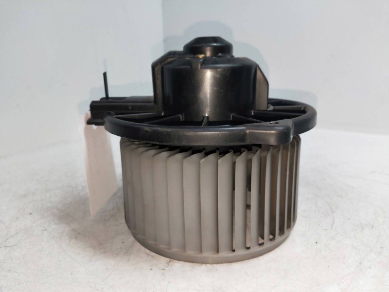 Recambio de motor calefaccion para toyota yaris (ncp1/nlp1/scp1) 1.3 cat referencia OEM IAM 19400008213D  