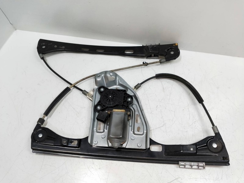 Recambio de elevalunas delantero derecho para mercedes clase c (w203) berlina referencia OEM IAM A2208204542 119650105 4P