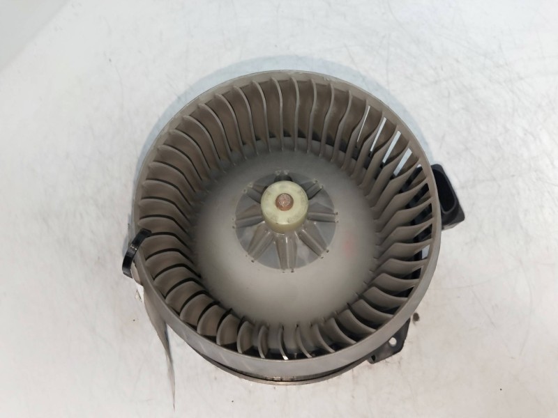 Recambio de motor calefaccion para toyota yaris (ncp1/nlp1/scp1) 1.4 turbodiesel cat referencia OEM IAM AV2727000311  