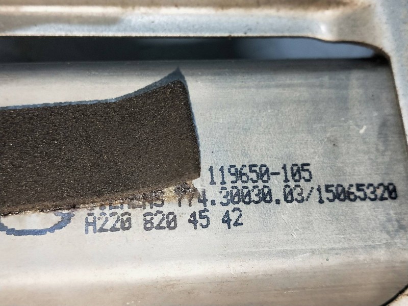 Recambio de elevalunas delantero derecho para mercedes clase c (w203) berlina referencia OEM IAM A2208204542 119650105 4P