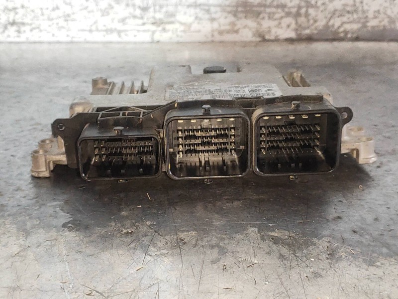 Recambio de centralita motor uce para citroen ds3 special edition referencia OEM IAM 0281017600 9676830080 966672958