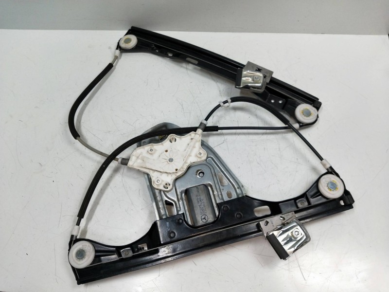 Recambio de elevalunas delantero izquierdo para mercedes clase c (w203) berlina referencia OEM IAM A2118201842 990596101 4P