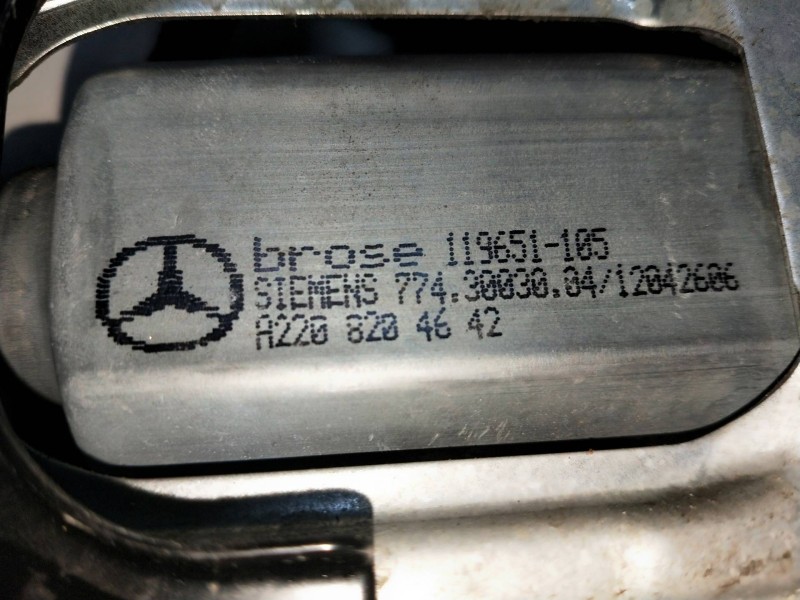 Recambio de elevalunas delantero izquierdo para mercedes clase c (w203) berlina referencia OEM IAM A2208204642 119651102 4P