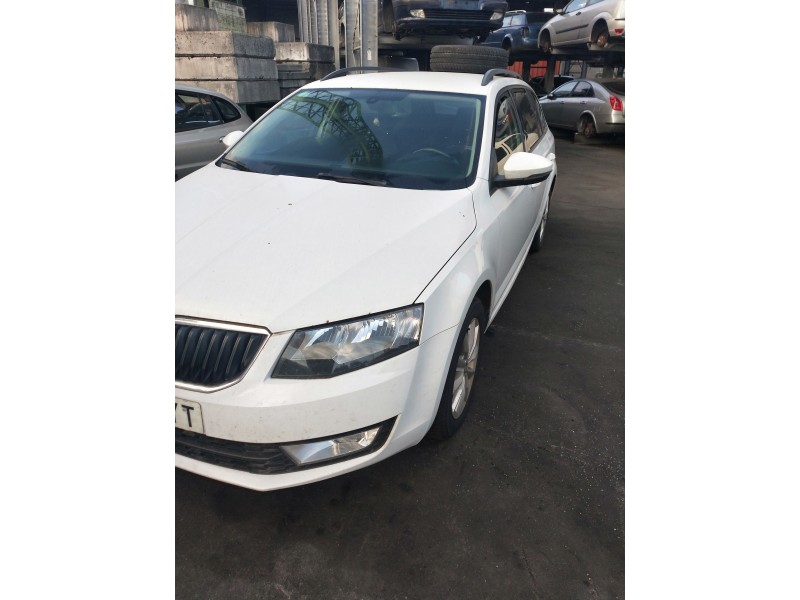 skoda octavia combi (5e5) del año 2014