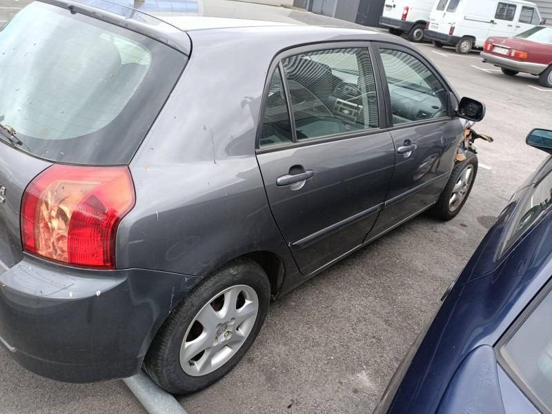 toyota corolla (e12) del año 2006
