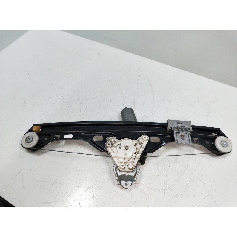 Recambio de elevalunas trasero derecho para mercedes clase c (w203) berlina 3.2 v6 18v cat referencia OEM IAM A2038203042  4P