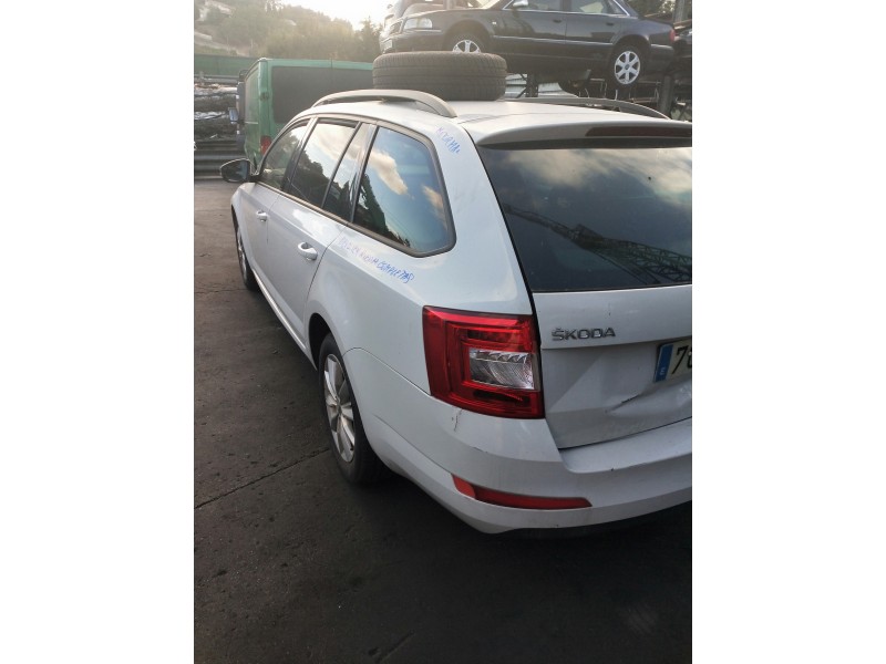 skoda octavia combi (5e5) del año 2014