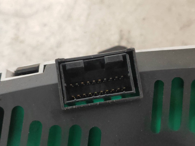 Recambio de cuadro instrumentos para hyundai i20 classic referencia OEM IAM 940031J280 A2C53312228 