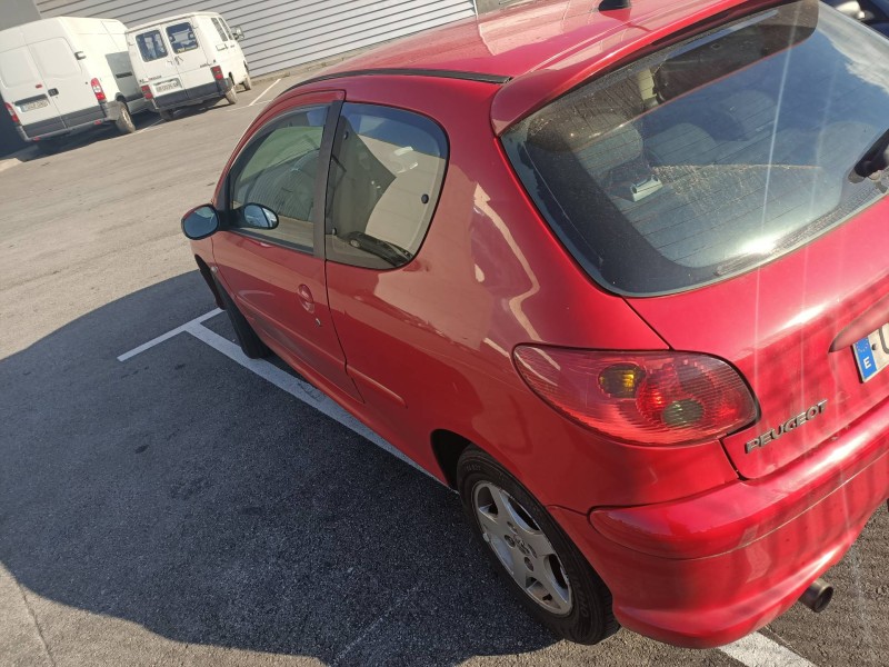 peugeot 206 berlina del año 2006
