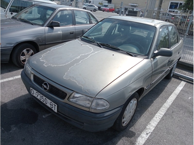 opel astra f berlina del año 1996