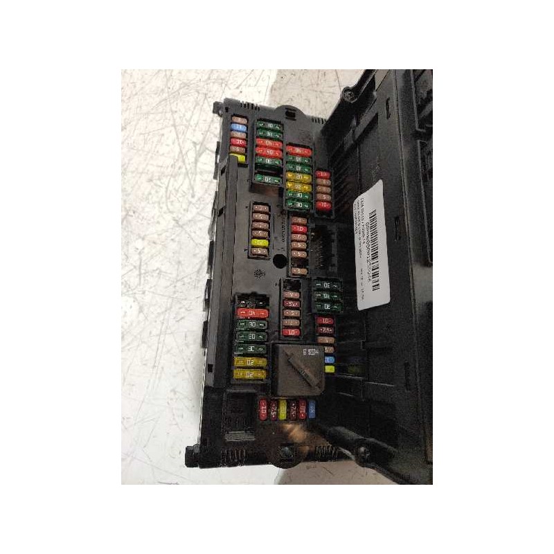 Recambio de caja reles / fusibles para bmw serie 5 lim. (f10) 520d referencia OEM IAM 925281501 317033442E 300813 04652843