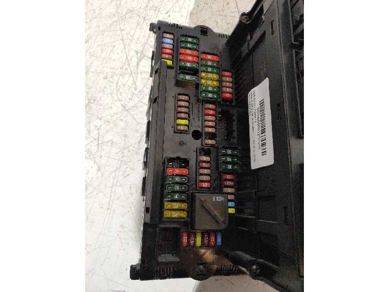 Recambio de caja reles / fusibles para bmw serie 5 lim. (f10) 520d referencia OEM IAM 925281501 317033442E 300813 04652843