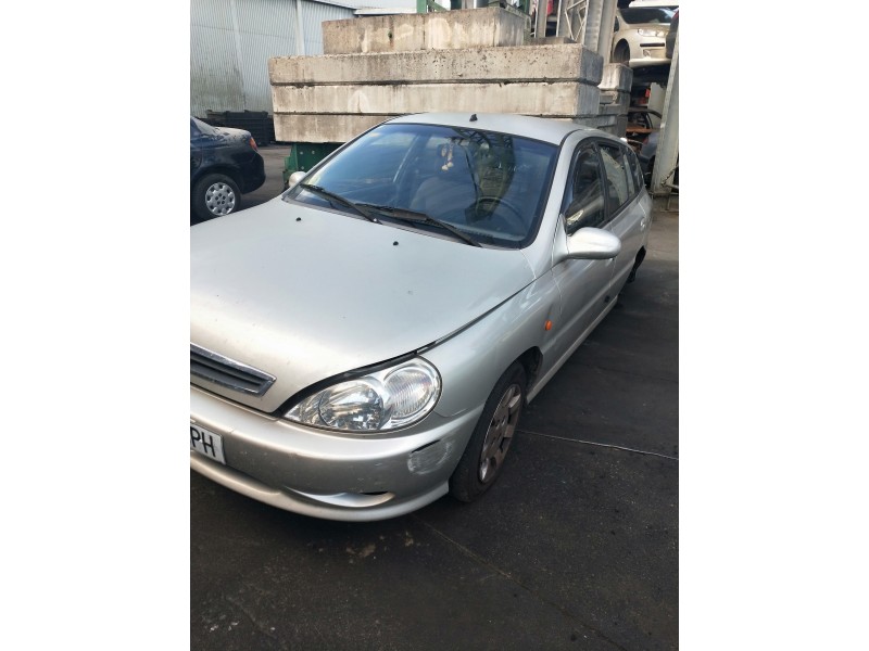 kia rio del año 2001