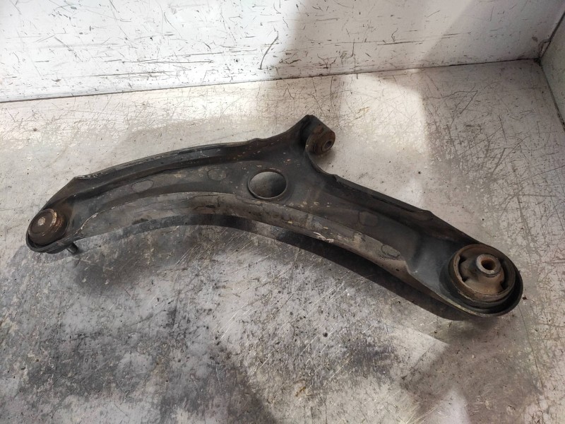Recambio de brazo suspension inferior delantero derecho para hyundai i20 classic referencia OEM IAM   