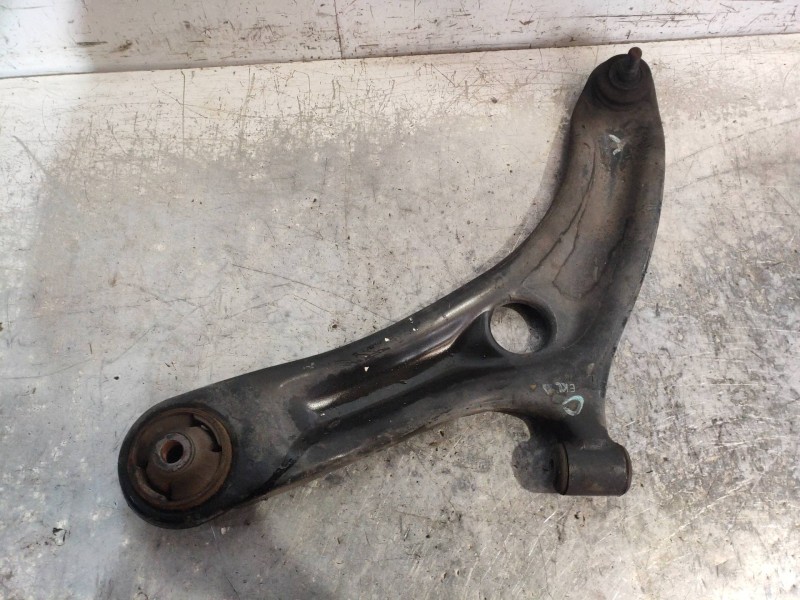 Recambio de brazo suspension inferior delantero izquierdo para hyundai i20 classic referencia OEM IAM   