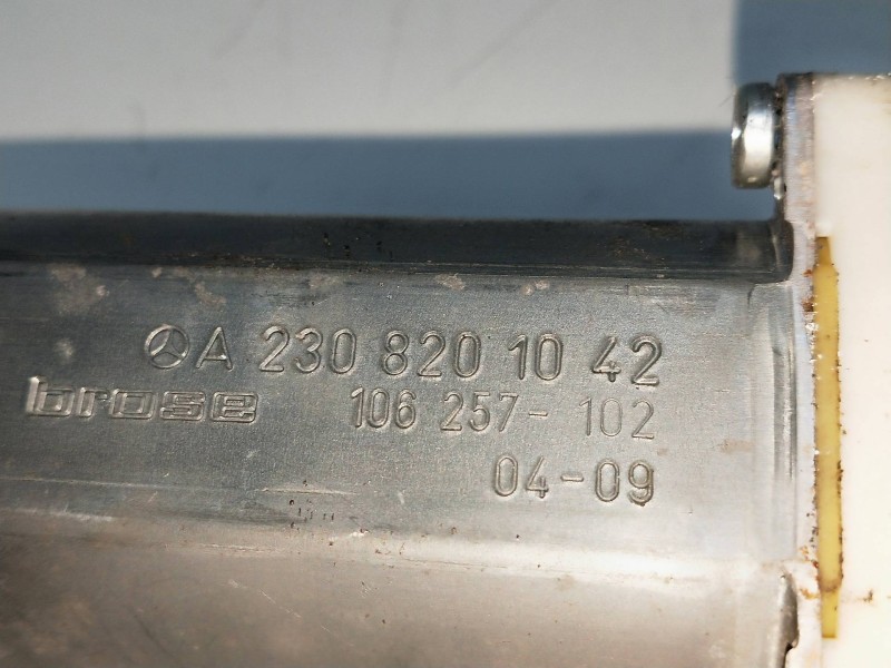 Recambio de elevalunas delantero izquierdo para mercedes clase clk (w209) coupe referencia OEM IAM A2308201042 106257102 2P Recambio de elevalunas delantero izquierdo para mercedes clase clk (w209) coupe referencia OEM IAM A2308201042 106257102 2P