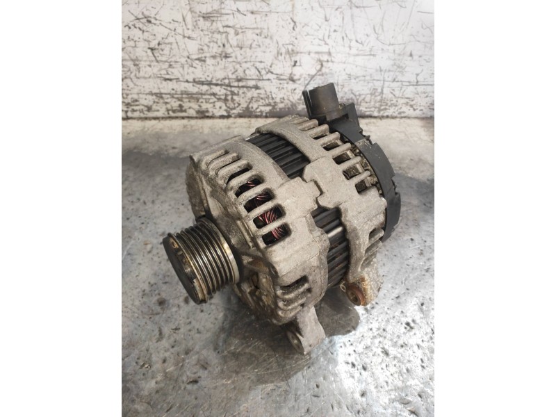 Recambio de alternador para land rover freelander (lr2) td4 e referencia OEM IAM 0121715024 6G9N10300YC 