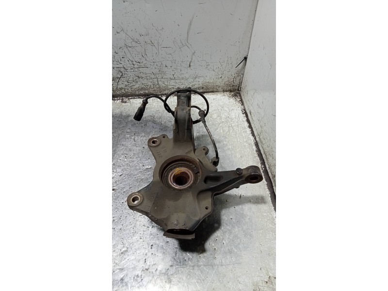 Recambio de mangueta delantera derecha para renault scenic iii emotion referencia OEM IAM   