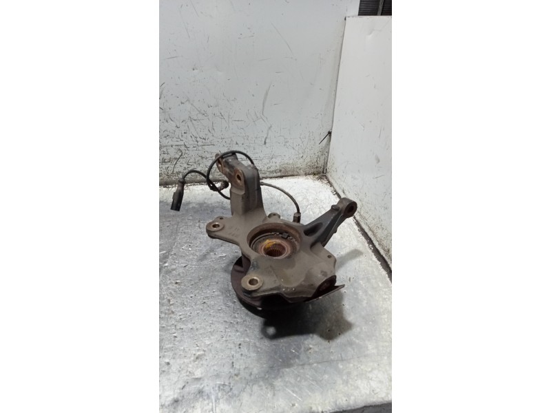 Recambio de mangueta delantera derecha para renault scenic iii emotion referencia OEM IAM   