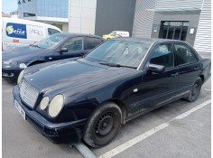 mercedes clase e (w210) berlina del año 2001