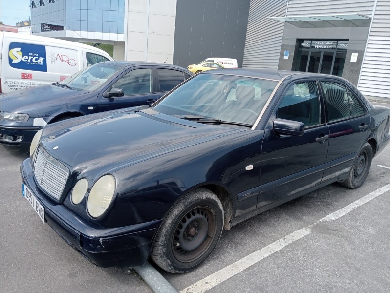 mercedes clase e (w210) berlina del año 2001