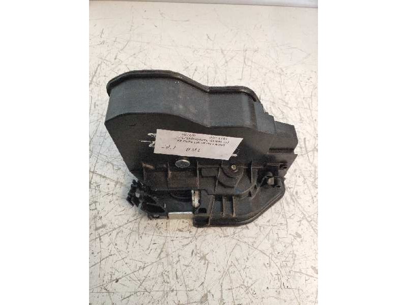 Recambio de motor cierre centralizado trasero izquierdo para bmw serie 5 lim. (f10) 520d referencia OEM IAM   