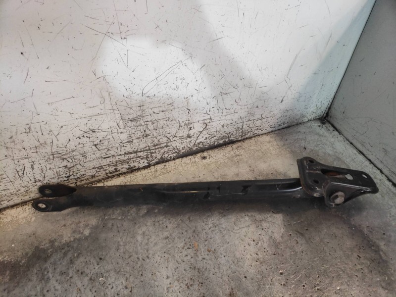 Recambio de brazo suspension superior trasero izquierdo para land rover freelander (lr2) td4 e referencia OEM IAM   