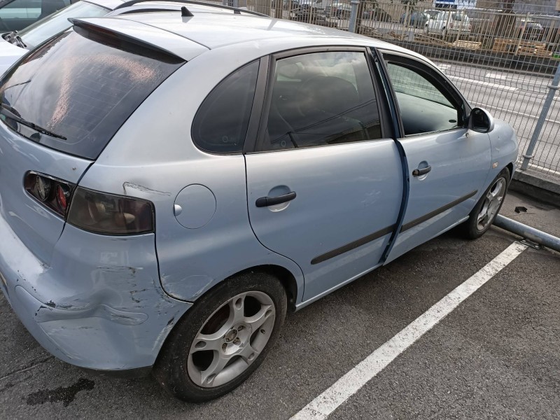 seat ibiza (6l1) del año 2004