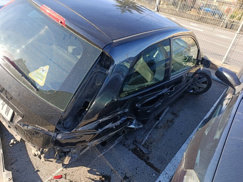 ford fiesta (cbk) del año 2004