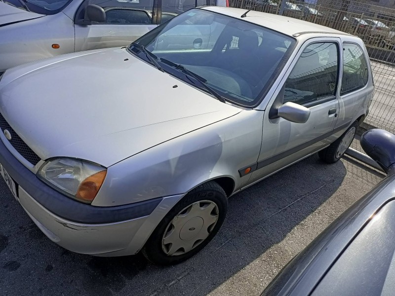 ford fiesta berlina (dx) del año 2001