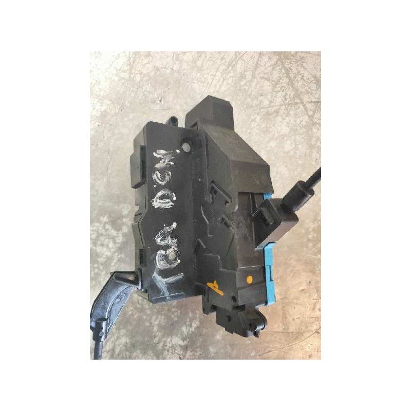 Recambio de motor cierre centralizado trasero derecho para citroen c3 picasso live edition referencia OEM IAM 24099158 24098158 