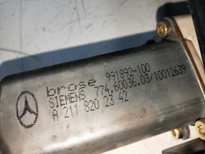 Recambio de elevalunas trasero derecho para mercedes clase e (w211) berlina 2.7 cdi cat referencia OEM IAM A2118202342 991892100