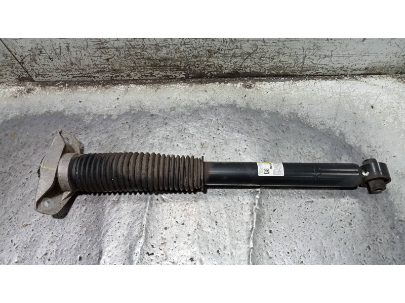Recambio de amortiguador trasero derecho para kia sportage business 2wd referencia OEM IAM 55300F1000  