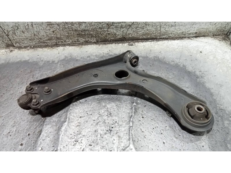 Recambio de brazo suspension inferior delantero derecho para kia sportage business 2wd referencia OEM IAM   